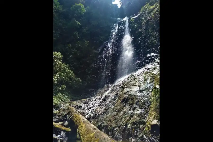 Imagen Cataratas De La Localidad De Amargura (Salto Del Niño Y Monkerenshi) - Imagen 1