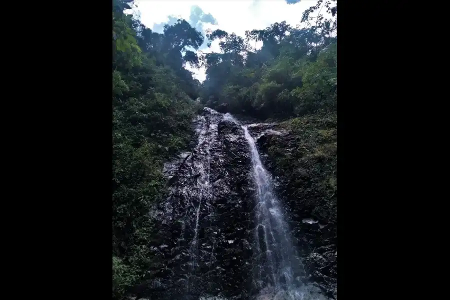 Imagen Cataratas De La Localidad De Amargura (Salto Del Niño Y Monkerenshi) - Imagen 3