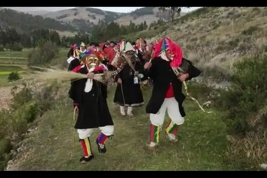 Imagen Danza El Auquish Negro Y Blanco De Manzanares - Imagen 1