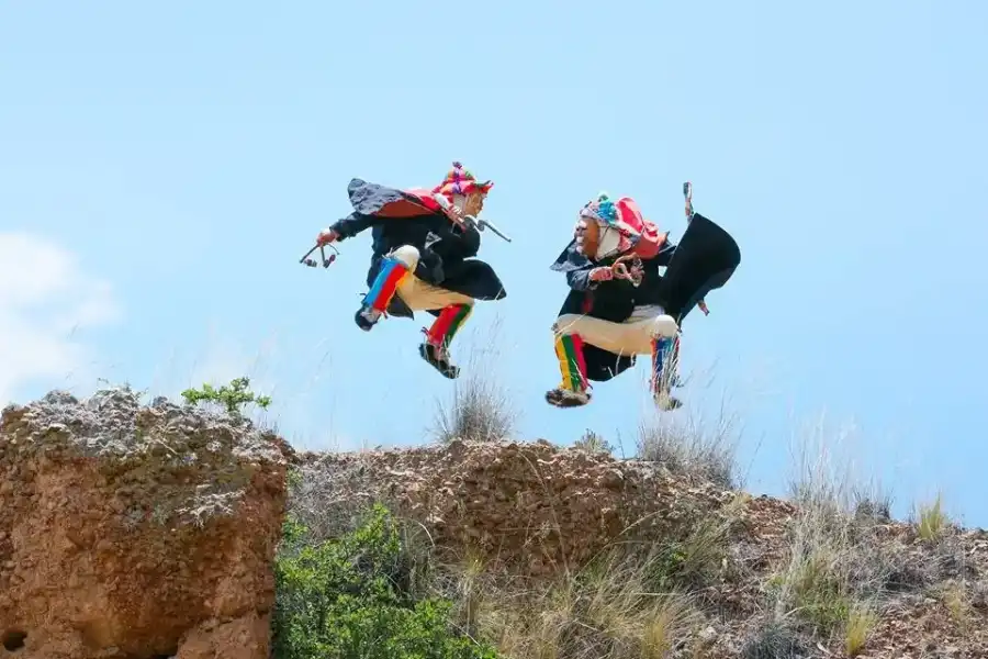 Imagen Danza El Auquish Negro Y Blanco De Manzanares - Imagen 4