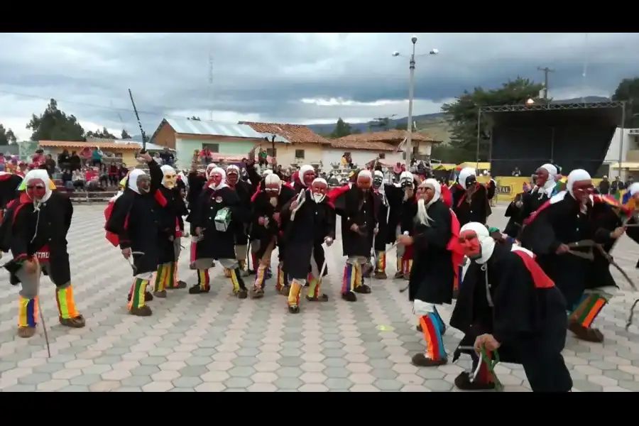 Imagen Danza El Auquish Negro Y Blanco De Manzanares - Imagen 5