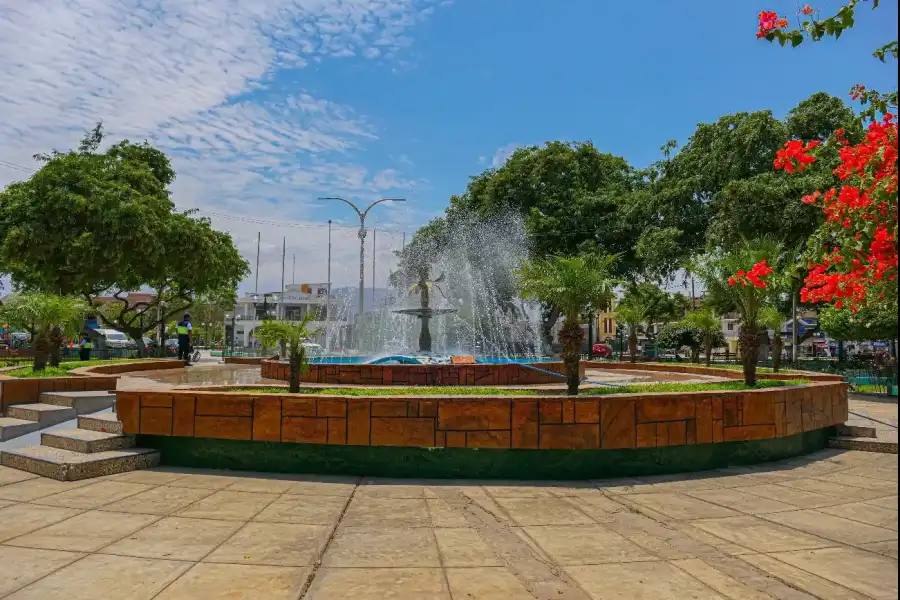 Imagen Plaza De Armas De Quilmana - Imagen 6