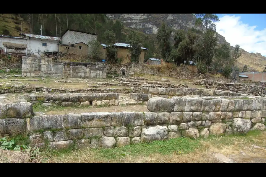 Imagen Sitio Arqueológico Prehispánico Huarautambo - Imagen 1