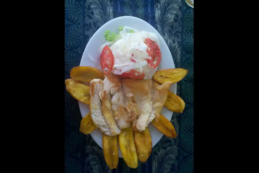 Imagen Paiche Frito Con Chonta Y Yuca O Platano - Imagen 3