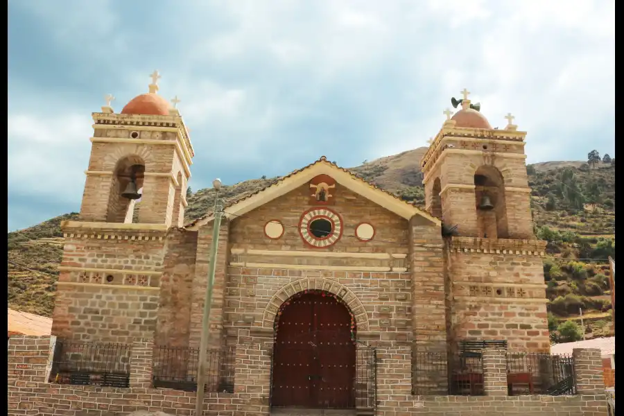 Imagen Iglesia Del Carmen De Quispillaccta - Imagen 1