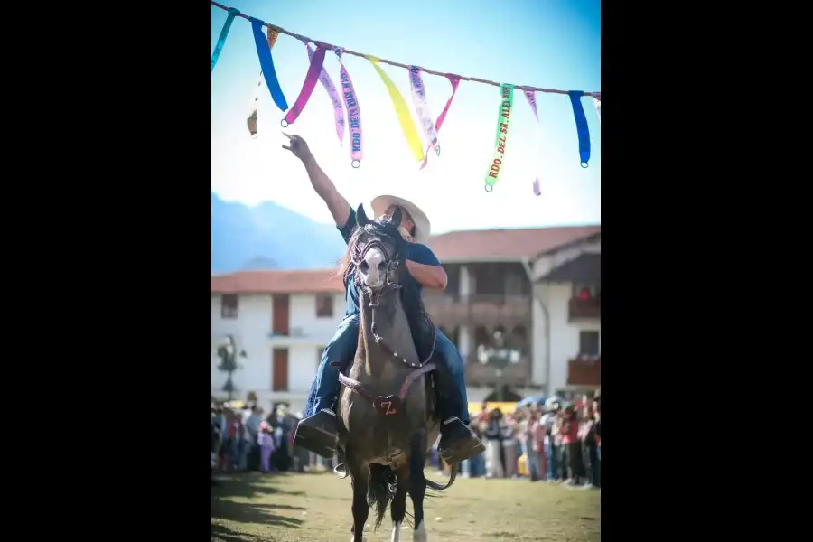 Imagen Plaza De Armas Hugo De Censi - Imagen 6