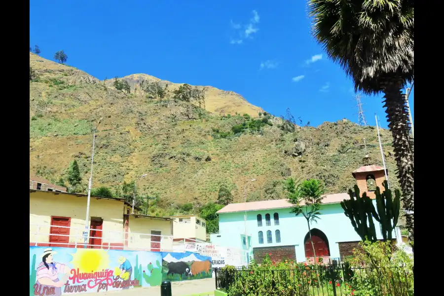 Imagen Iglesia De Huariquiña - Imagen 1