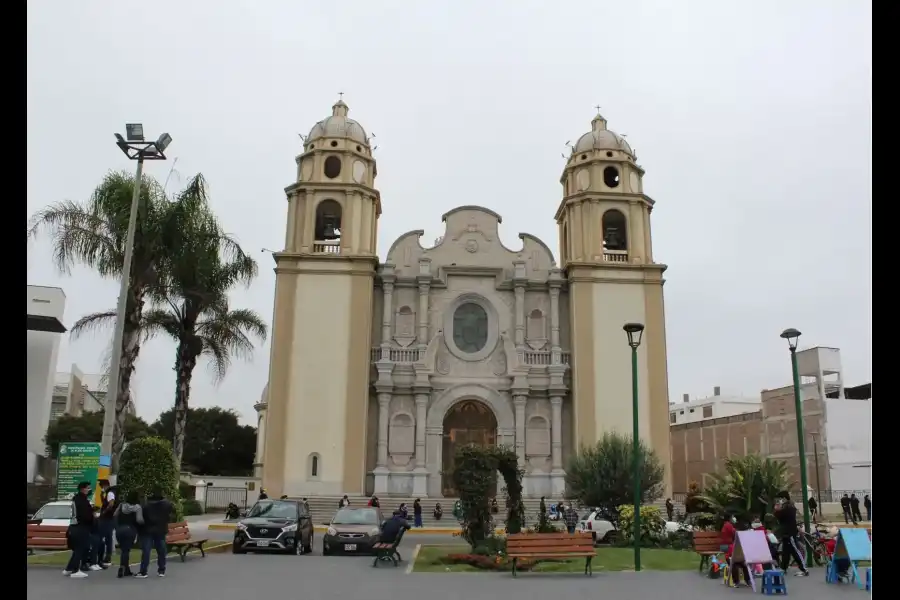 Imagen Catedral De La Diócesis De Chimbote - Imagen 4