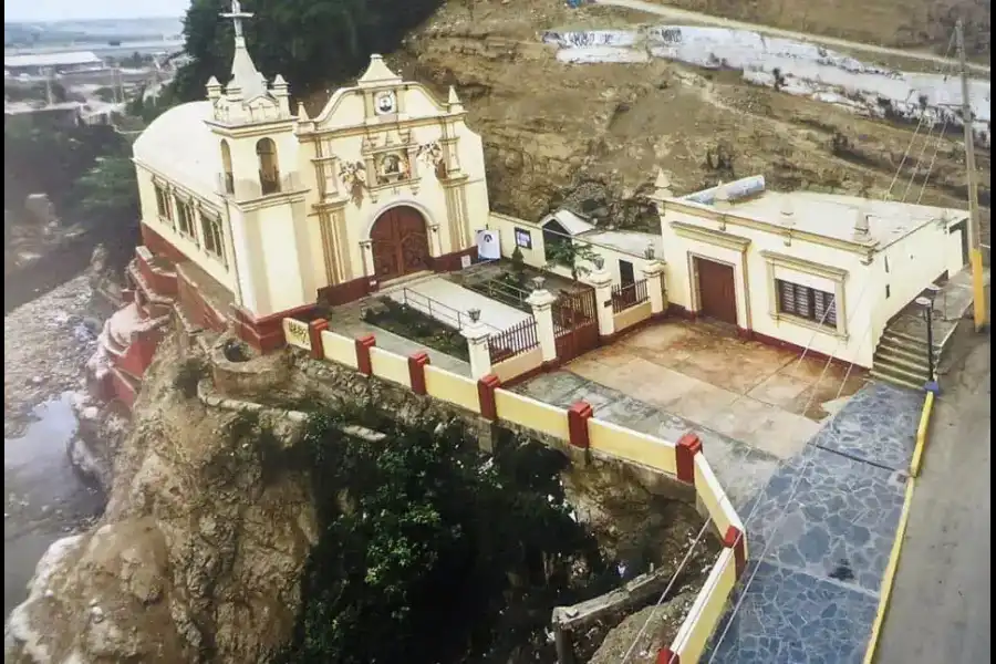 Imagen Iglesia De La Santísima Virgen Del Carmen De Huaura - Imagen 1