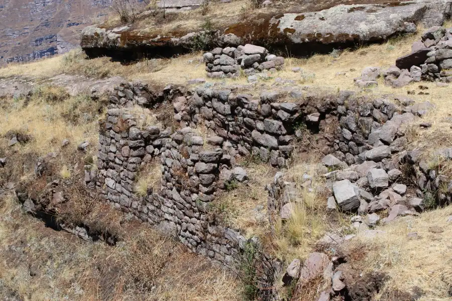 Imagen Zona  Arqueologico De Tambo Pukara - Imagen 6