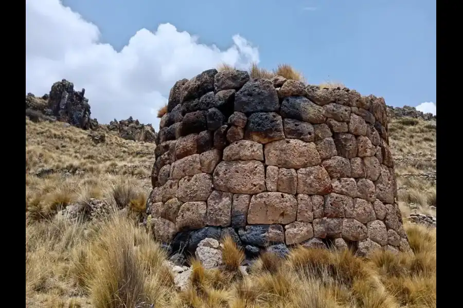 Imagen Sitio Arqueologico Pukara - Huirintani - Imagen 1