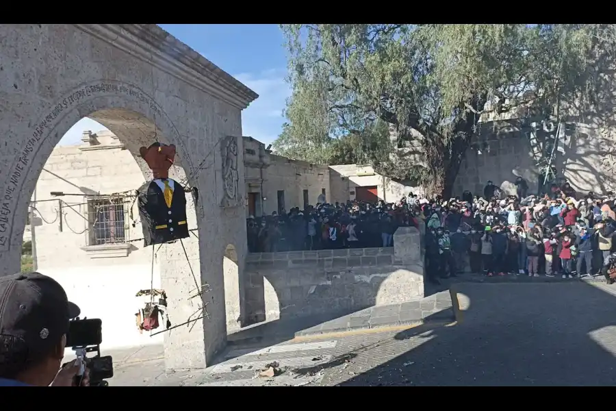 Imagen Tradicional Quema De Judas En Yanahuara - Imagen 5