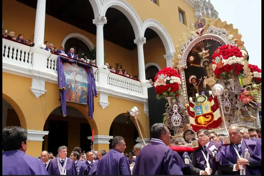 Imagen Procesión Del Señor De Los Milagros - Imagen 6