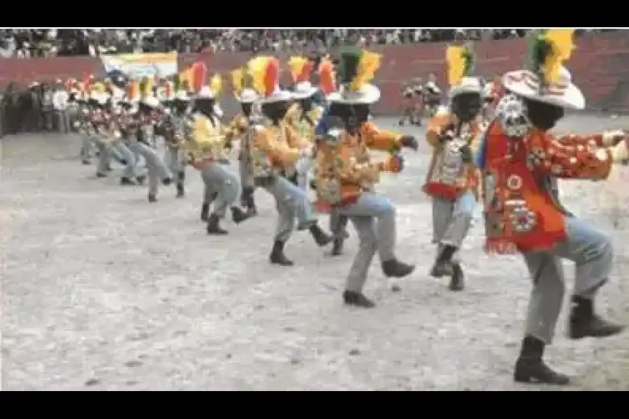 Imagen Fiesta Religiosa En Honor Al Niño Jesus Negritos De Vicco - Imagen 4