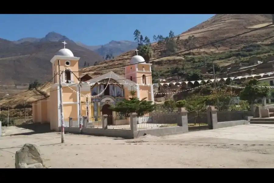 Imagen Iglesia Colonial San Juan Bautista De Lampian - Imagen 1