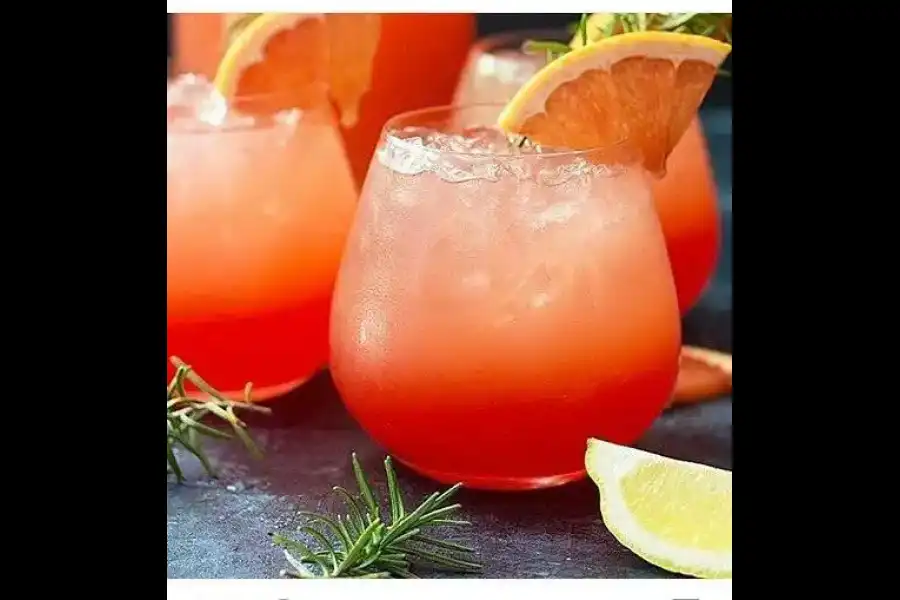 Imagen Bebida Típica Pomelo Carhuacino (Cocktail) - Imagen 3