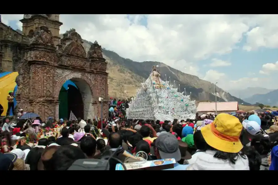 Imagen Festividad Religiosa De La Virgen De Cocharcas O Mamacha Cocharcas - Imagen 1