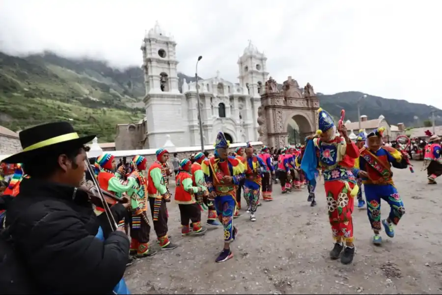 Imagen Festividad Religiosa De La Virgen De Cocharcas O Mamacha Cocharcas - Imagen 3