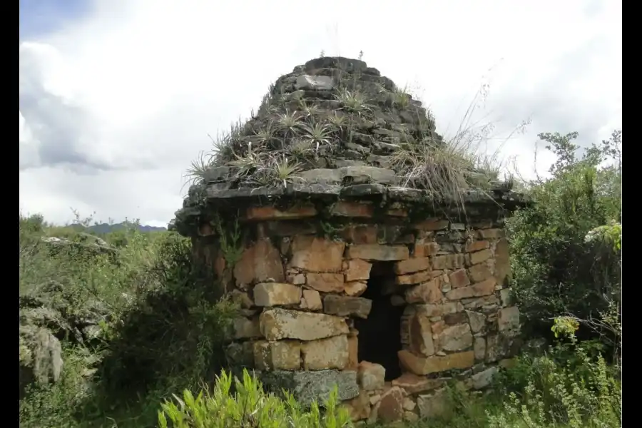 Imagen Sitio Arqueológico De Gantu - Imagen 1