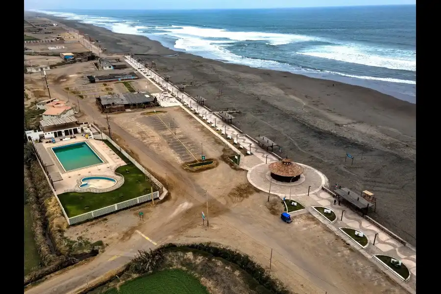 Imagen Playa La Punta De Bombón - Imagen 3