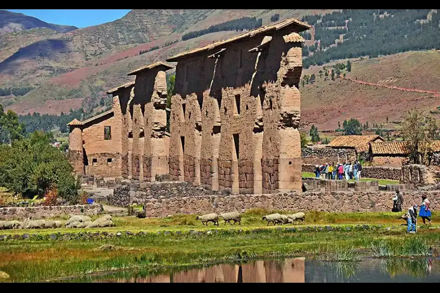 Imagen Parque Arqueológico De Raqchi - Imagen 3