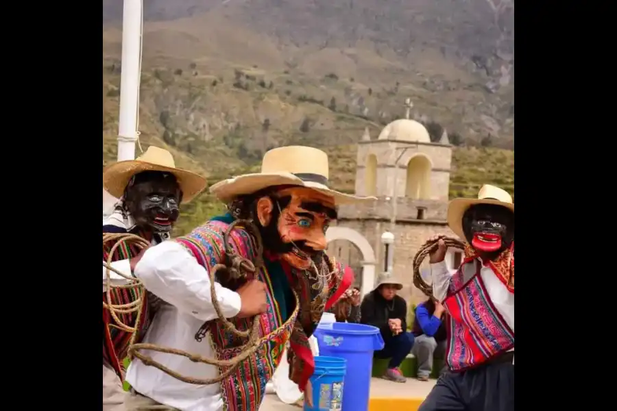 Imagen Patroncitos O Tucumanes De Ubinas - Imagen 1