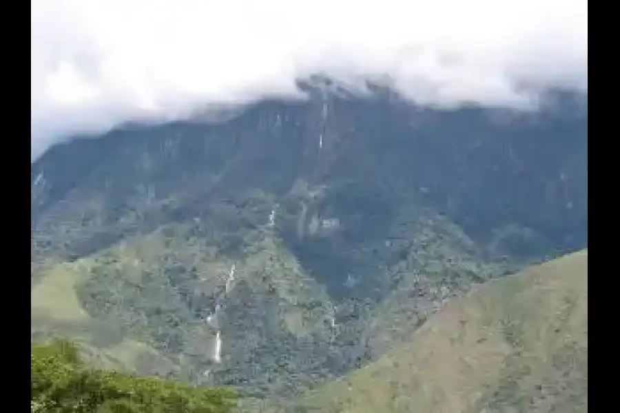 Imagen Montaña Urusayhua - Imagen 1