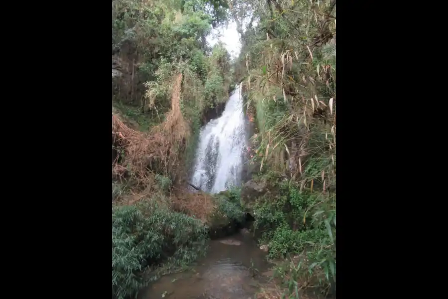 Imagen Catarata Bella Durmiente De La Fortaleza San Francisco De San Antonio - Imagen 1