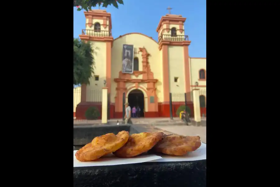 Imagen Pastelillo De Yuca Con Dulce De Camote De Chancay - Imagen 2