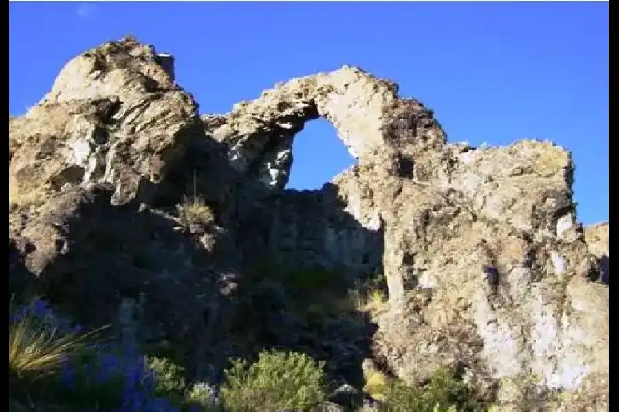 Imagen Arco De Piedra Arcuni - Imagen 1