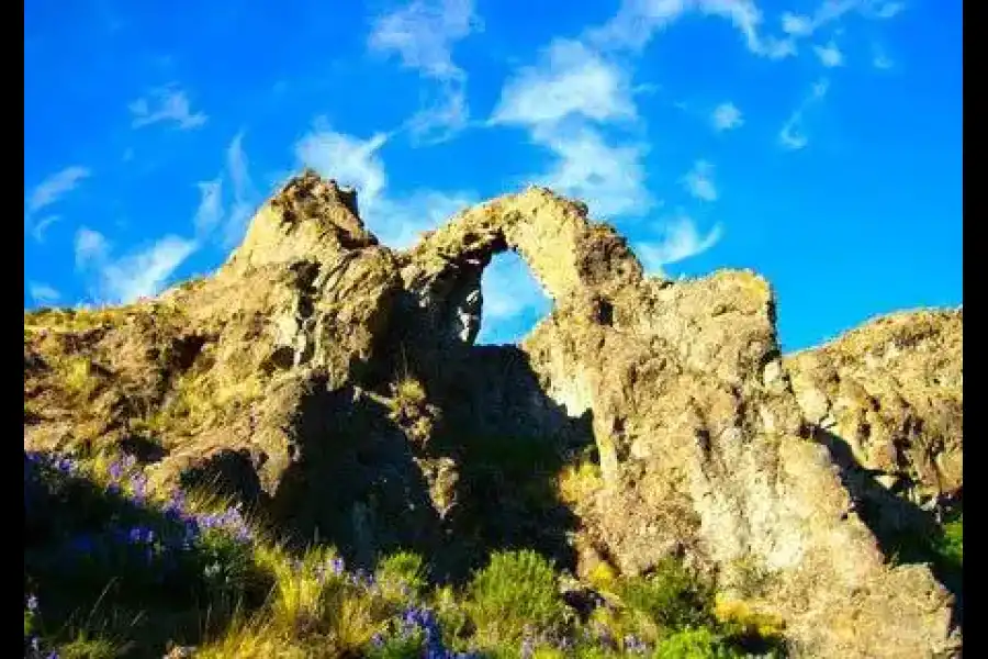 Imagen Arco De Piedra Arcuni - Imagen 4