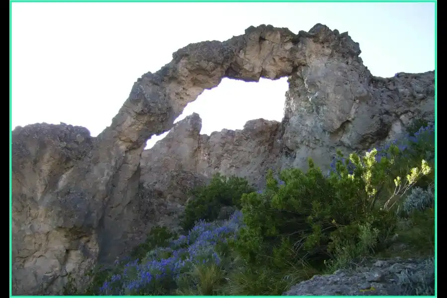 Imagen Arco De Piedra Arcuni - Imagen 5