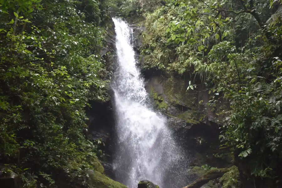 Imagen Catarata Kanevariato - Imagen 1