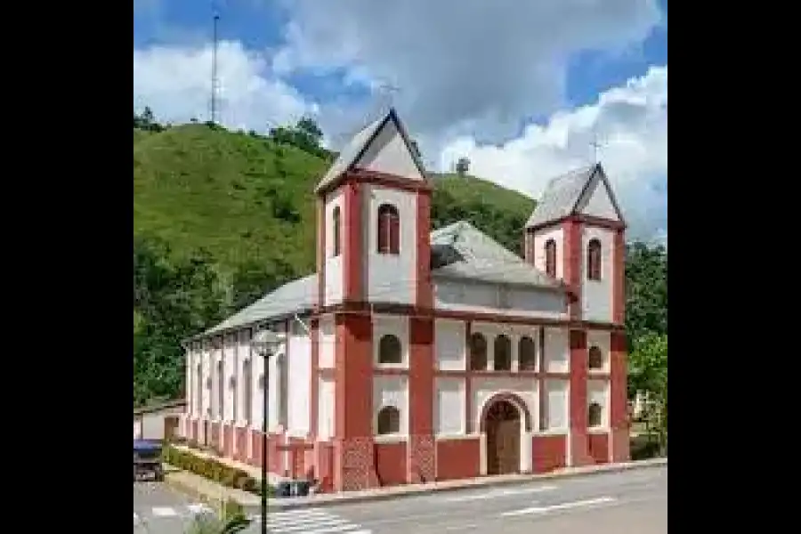 Imagen Iglesia Sagrado Corazón De Jesús - Pozuzo - Imagen 5