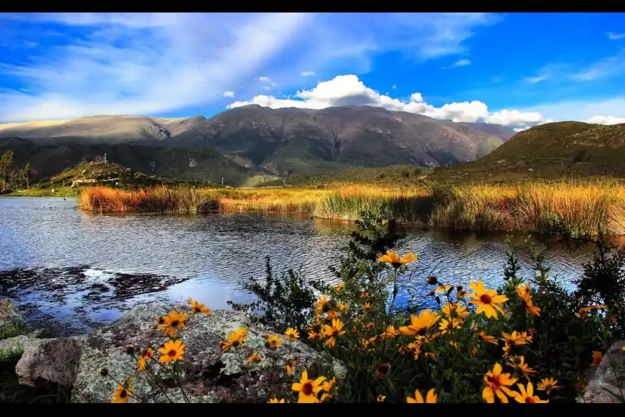 Imagen Laguna De  Huanzo - Imagen 1