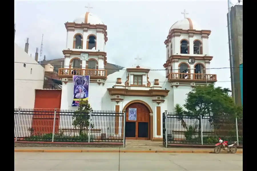 Imagen Iglesia San Pedro - Pampas - Imagen 1