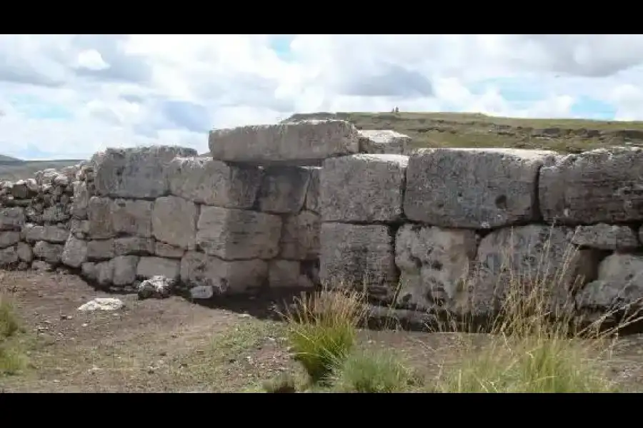 Imagen Sitio Arqueologico De Molloqhawa - Imagen 1