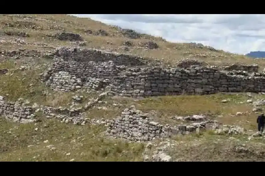 Imagen Sitio Arqueologico De Molloqhawa - Imagen 3