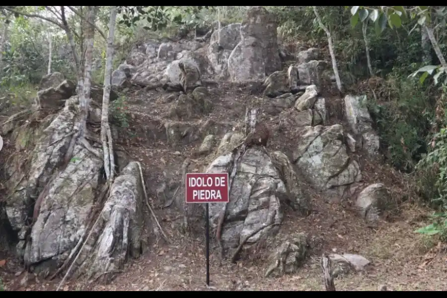 Imagen Leyenda Del Hombre De Piedra Del Morro De Calzada - Imagen 1