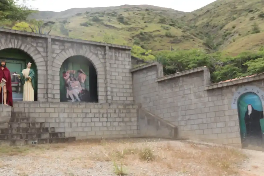 Imagen Cuesta De La Via Crucis De Las Pampas - Imagen 8