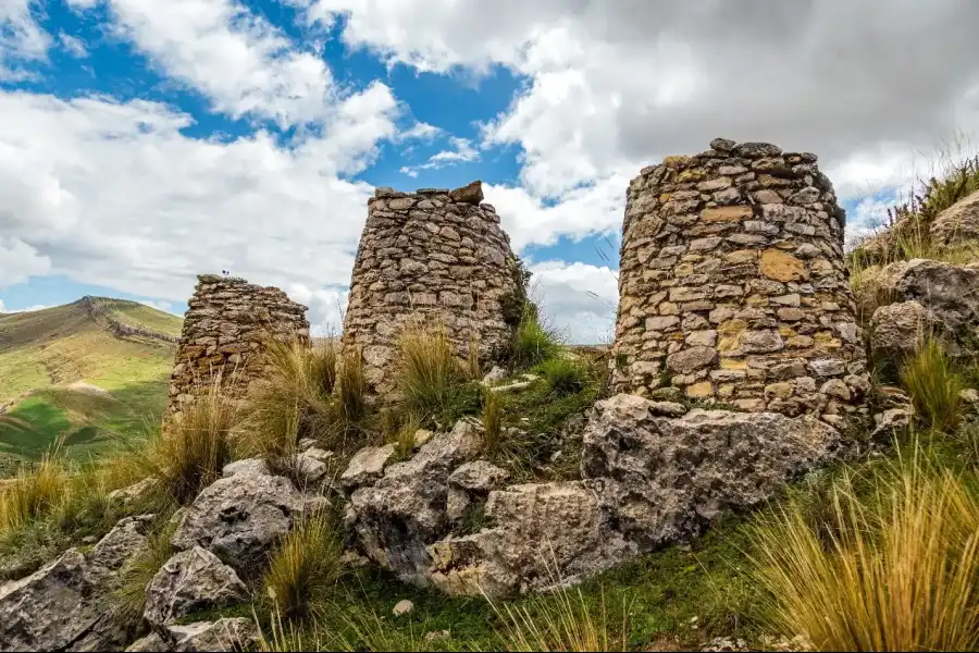 Imagen Sitio Arqueológico De Auquimarca De Pomacancha - Imagen 3