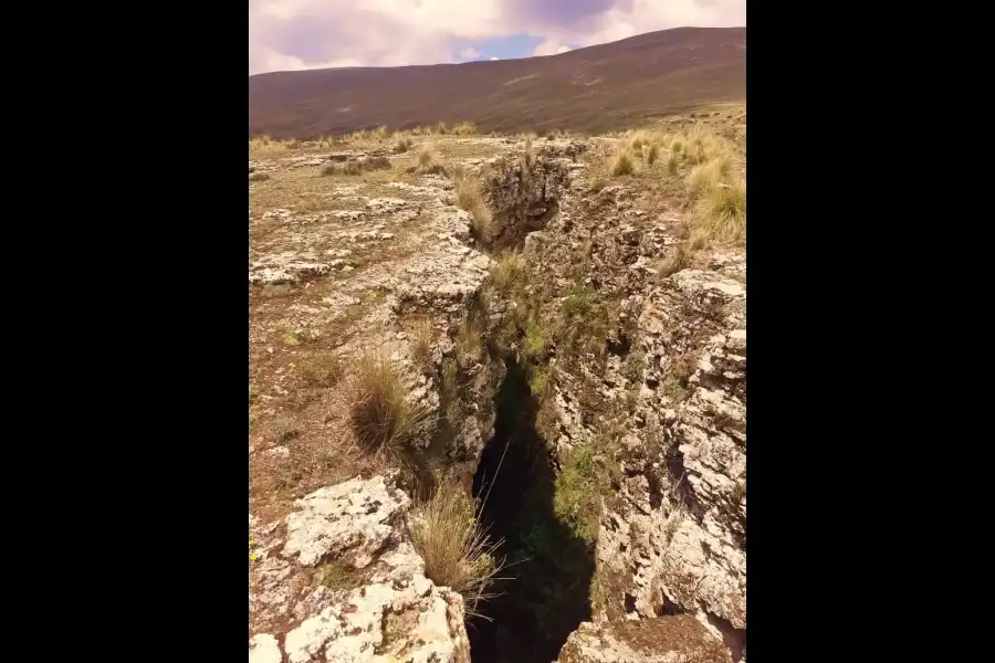 Imagen Sitio Arqueológico Y Abrigos Rocosos De Japata - Imagen 13