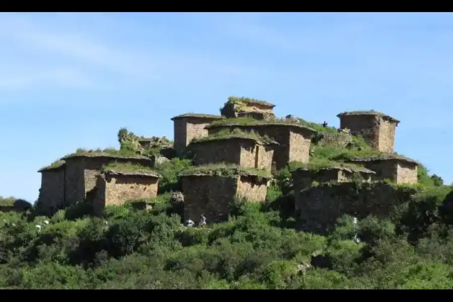 Imagen Sitio Arqueológico De Rupak - Imagen 1