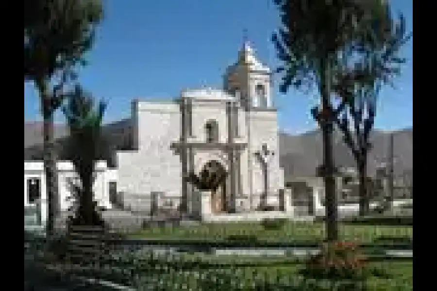 Imagen Iglesia San Fernando Rey De Socabaya - Imagen 1