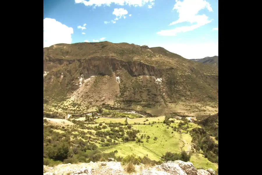 Imagen Observatorio  Natural De Condores  Del Cañon De Yanapaqcha - Imagen 7