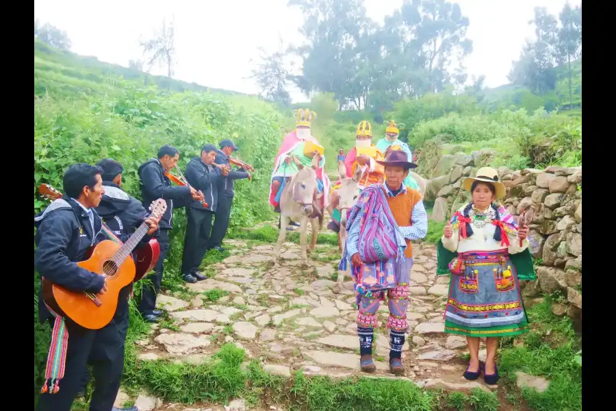 Imagen Danza Las Curcuchas De San Damián - Imagen 12