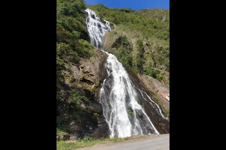 Imagen Cascada Velo De Novia - Sandia - Imagen 3