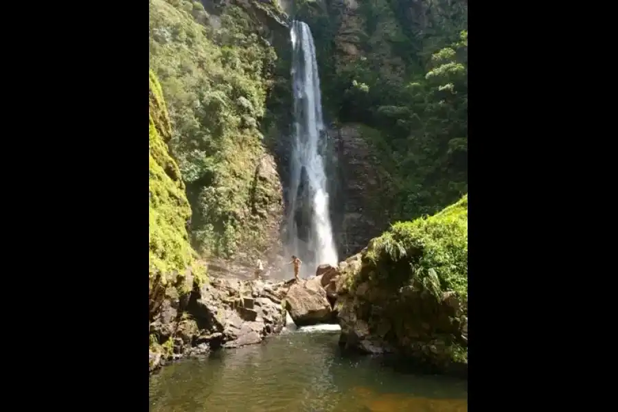 Imagen Cataratas De Illapani - Imagen 1