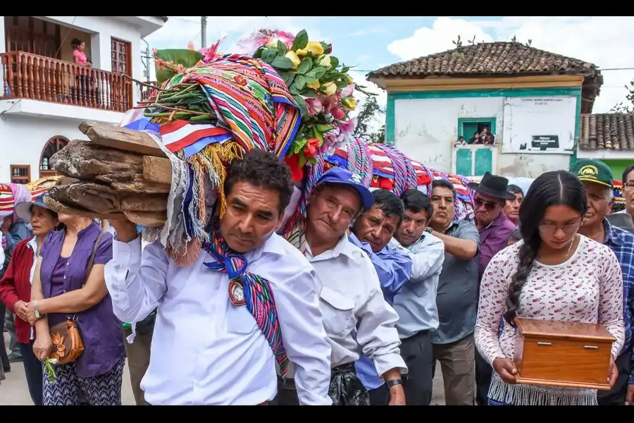 Imagen Fiesta De Las Cruces De Luricocha - Imagen 9