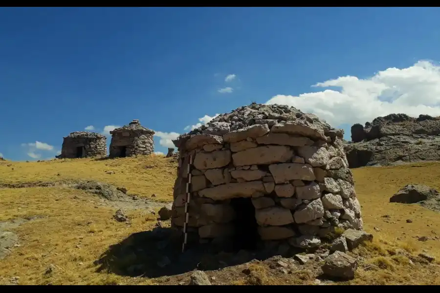 Imagen Sitio Arqueológico De Marcapuchungo - Imagen 1